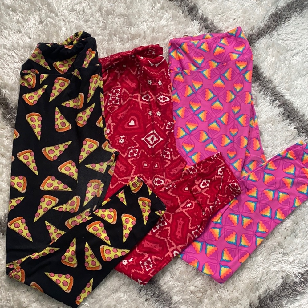 ♥️Lot of 3 LuLaRoe printed leggings hearts ♥️